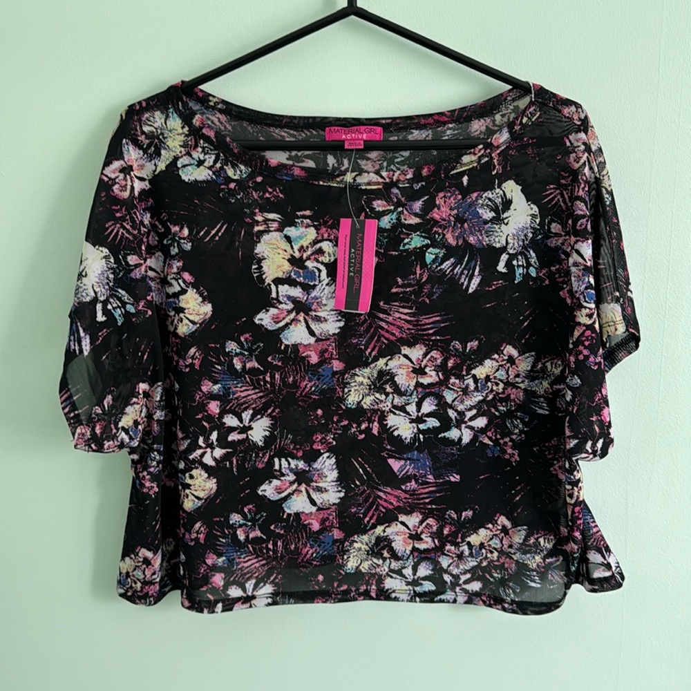 Sheer short sleeves crop top